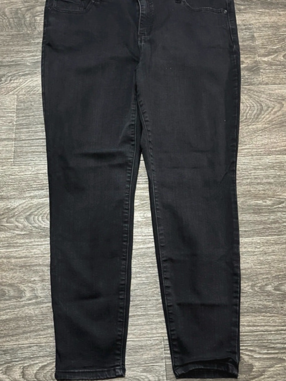 Celebrity Pink Women’s Black Skinny Jeans